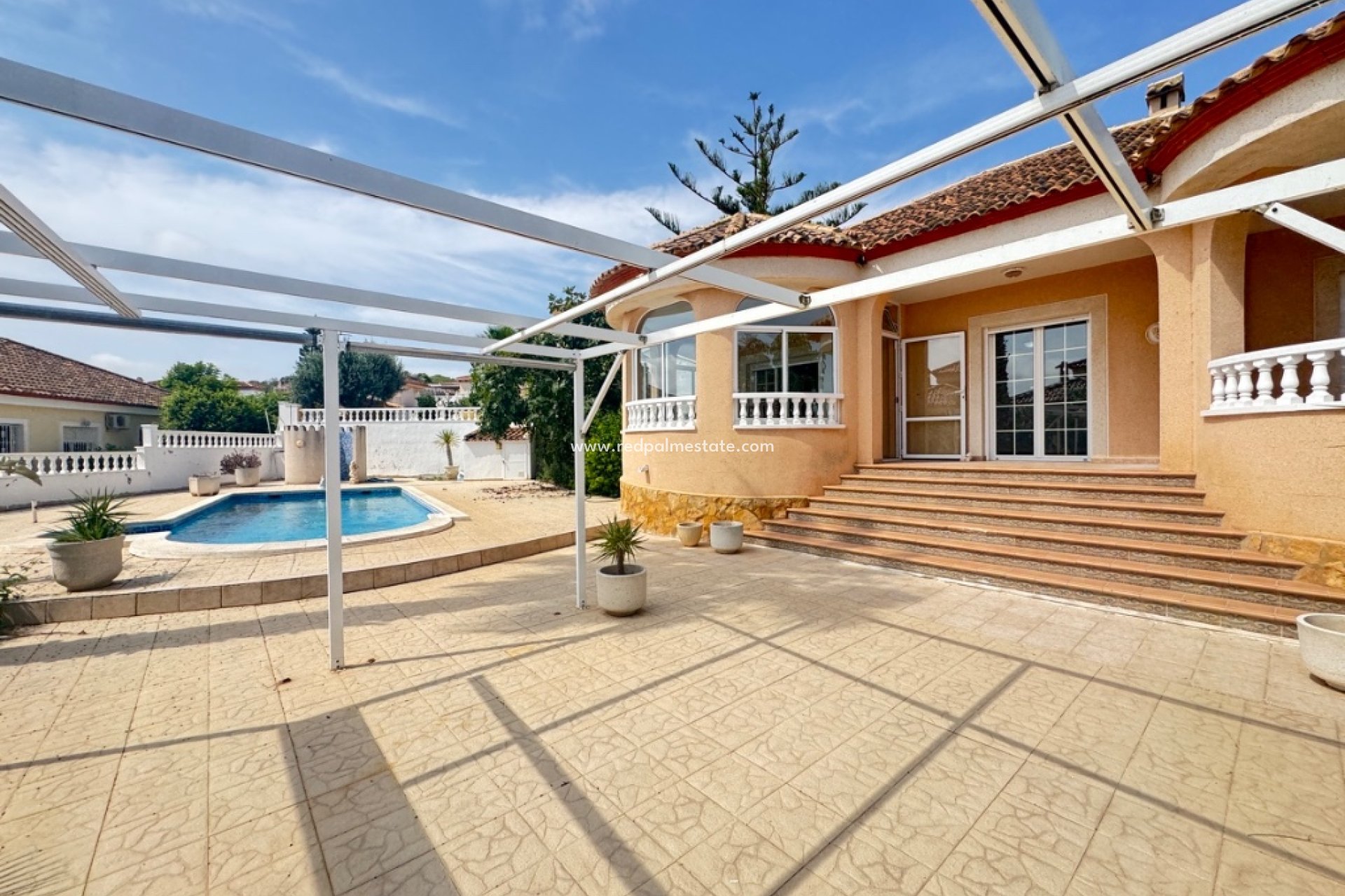 Reventa - Villa -
San Miguel de Salinas - San Miguel Salinas