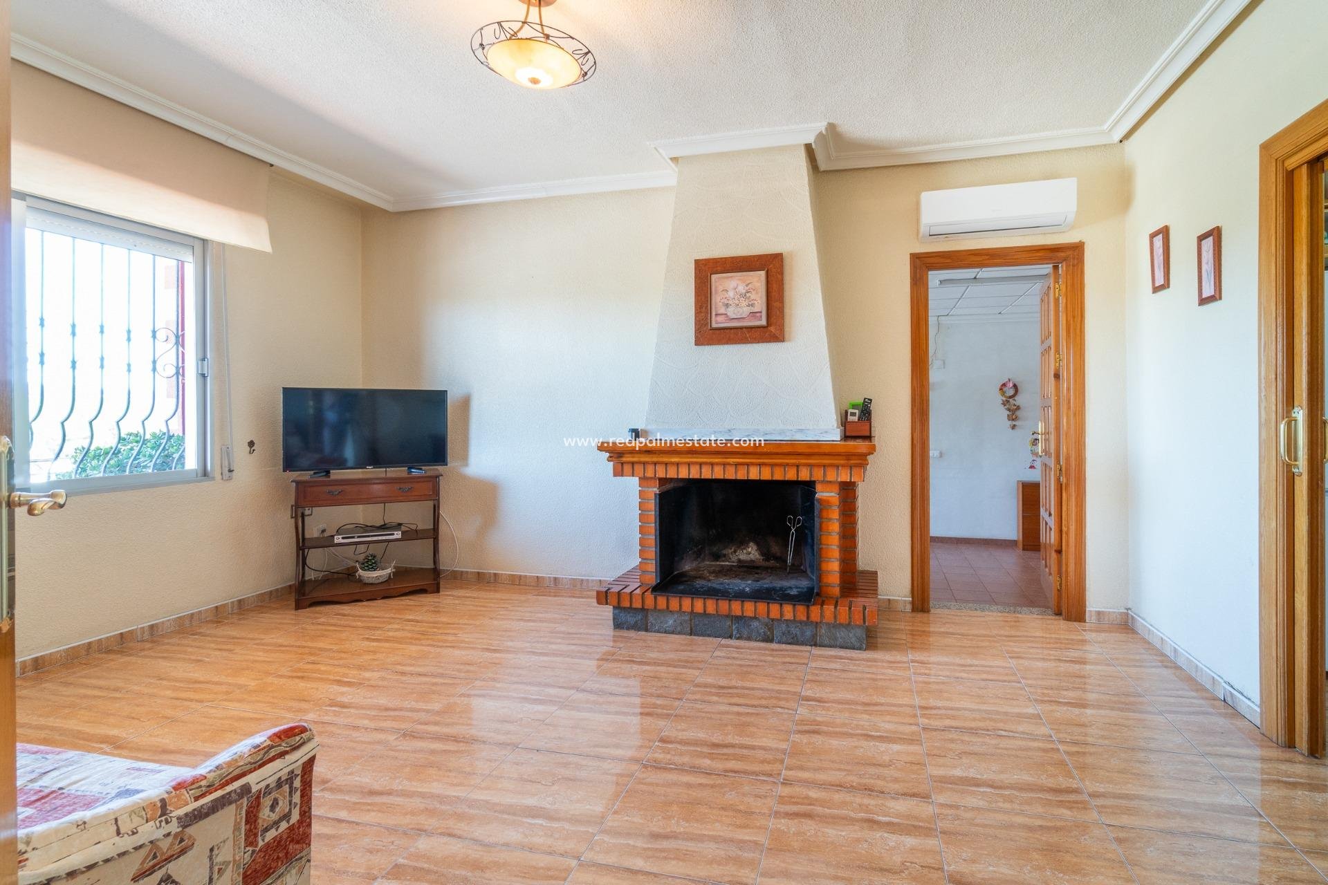Reventa - Villa -
San Miguel de Salinas - Torremendo