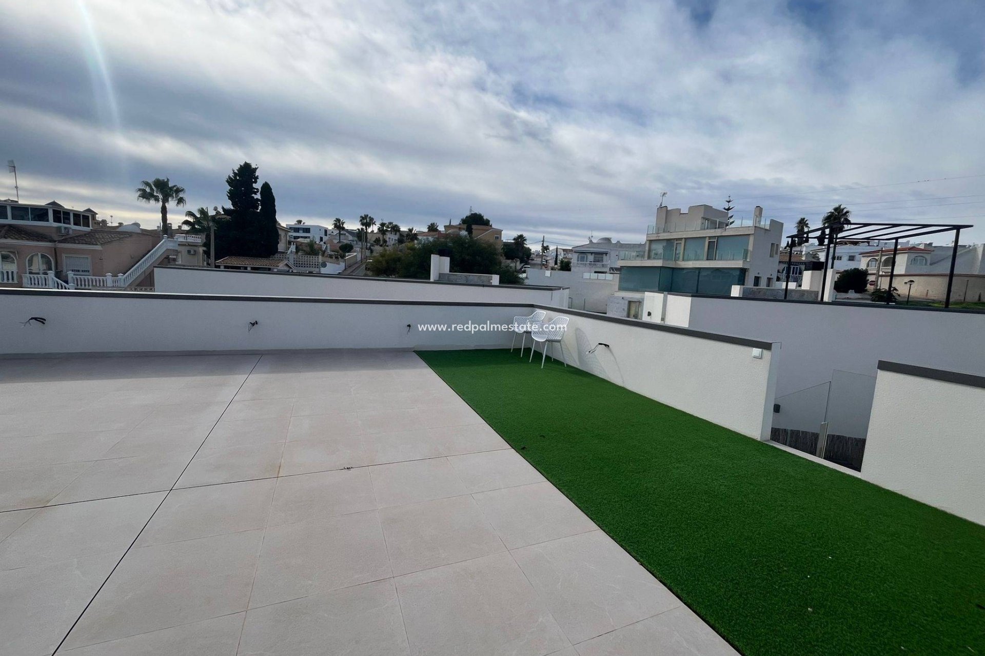 Reventa - Villa -
San Miguel de Salinas - Urbanizacion Blue Lagoon