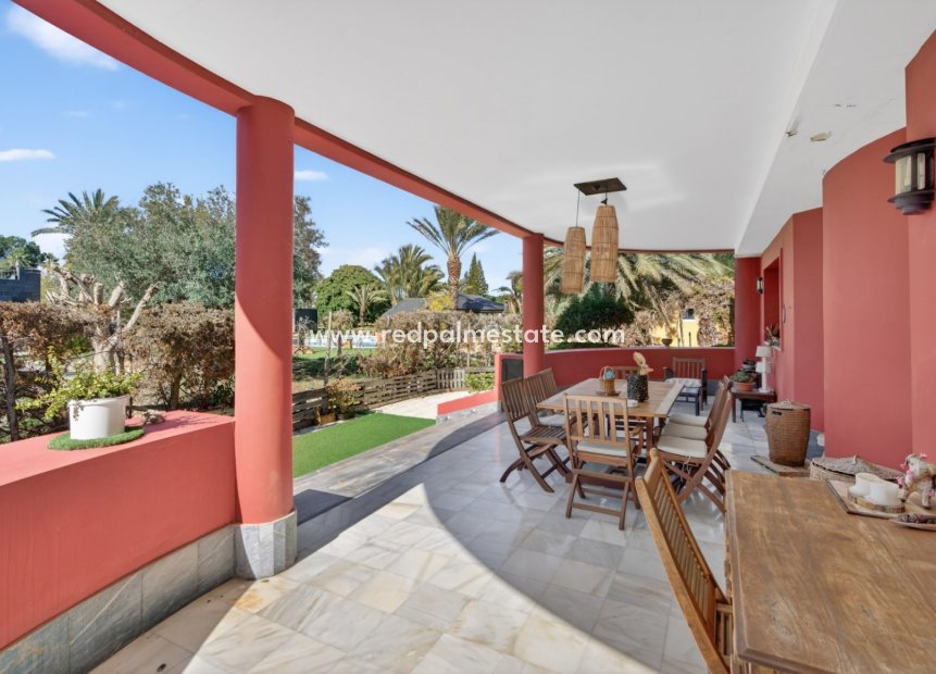 Reventa - Villa -
Santa Pola