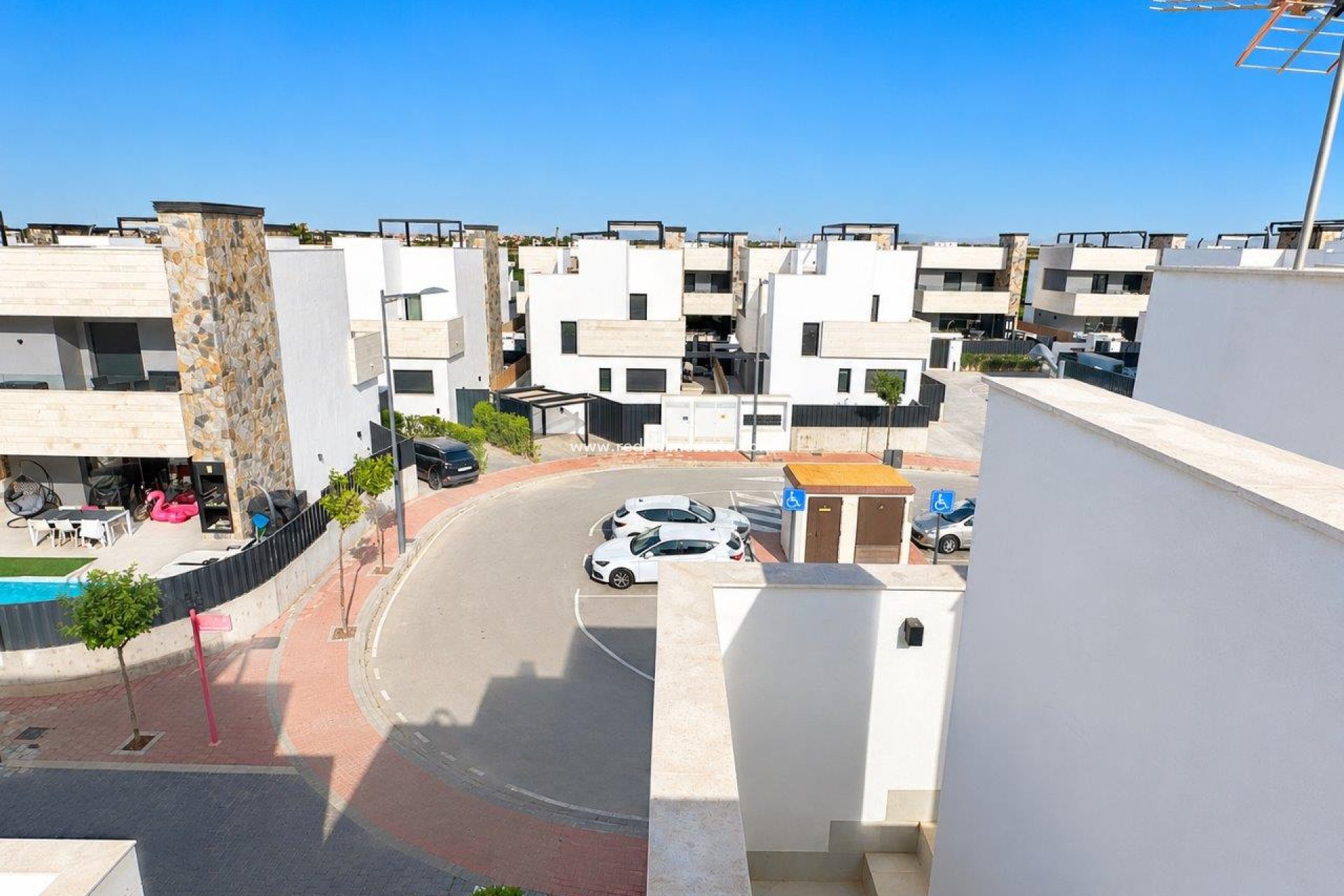 Reventa - Villa -
Santa Rosalia Resort - Inland