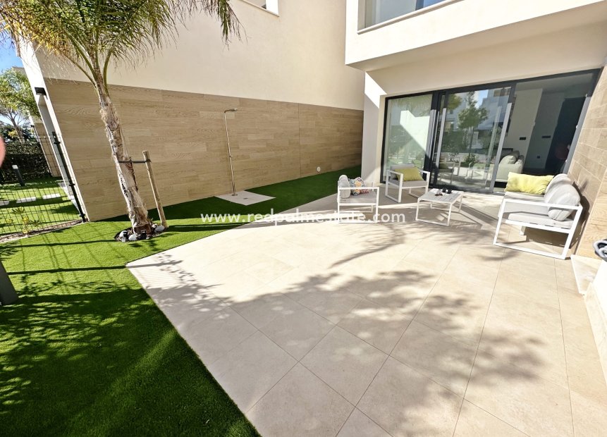 Reventa - Villa -
Santa Rosalia Resort - Inland