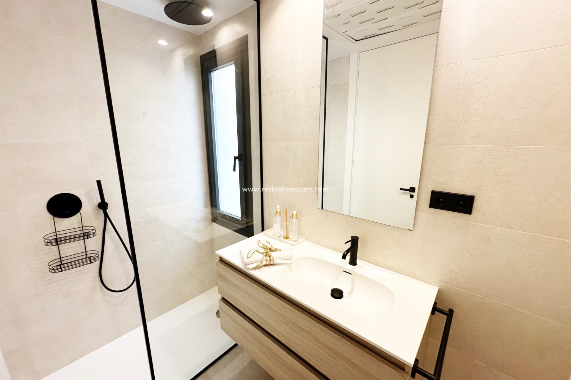 Reventa - Villa -
Santa Rosalia Resort - Inland