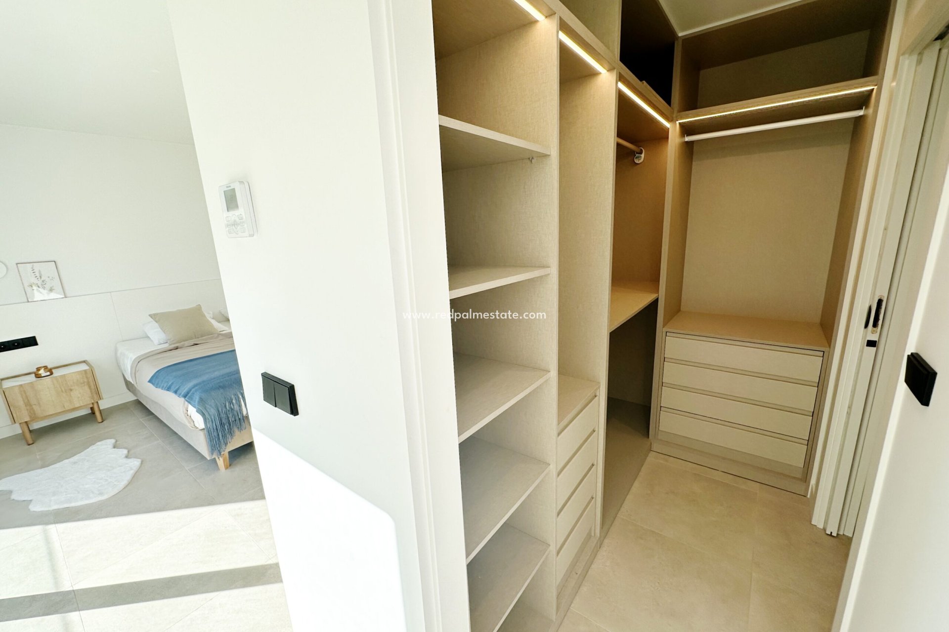 Reventa - Villa -
Santa Rosalia Resort - Inland