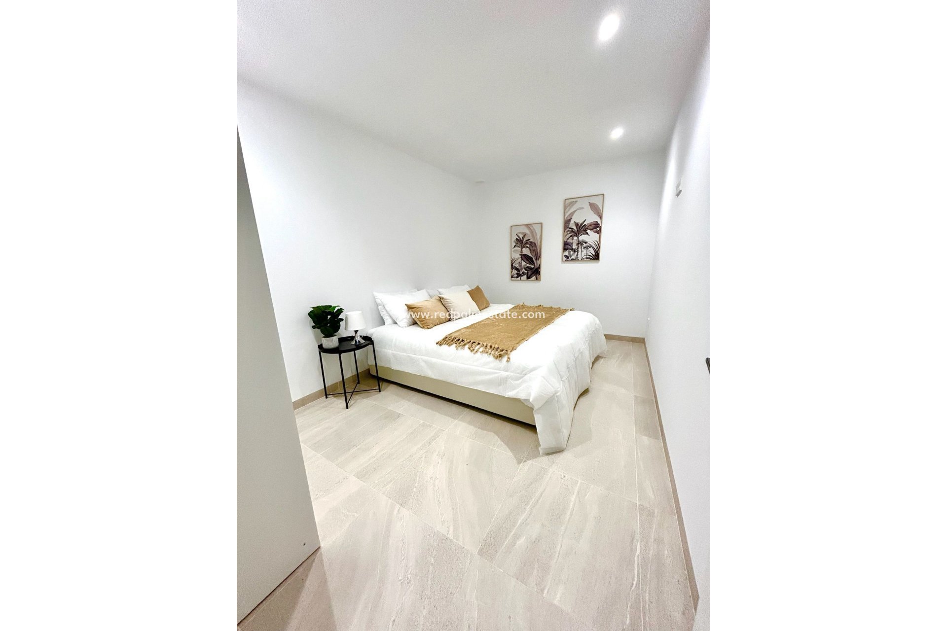 Reventa - Villa -
Santa Rosalia Resort - Inland