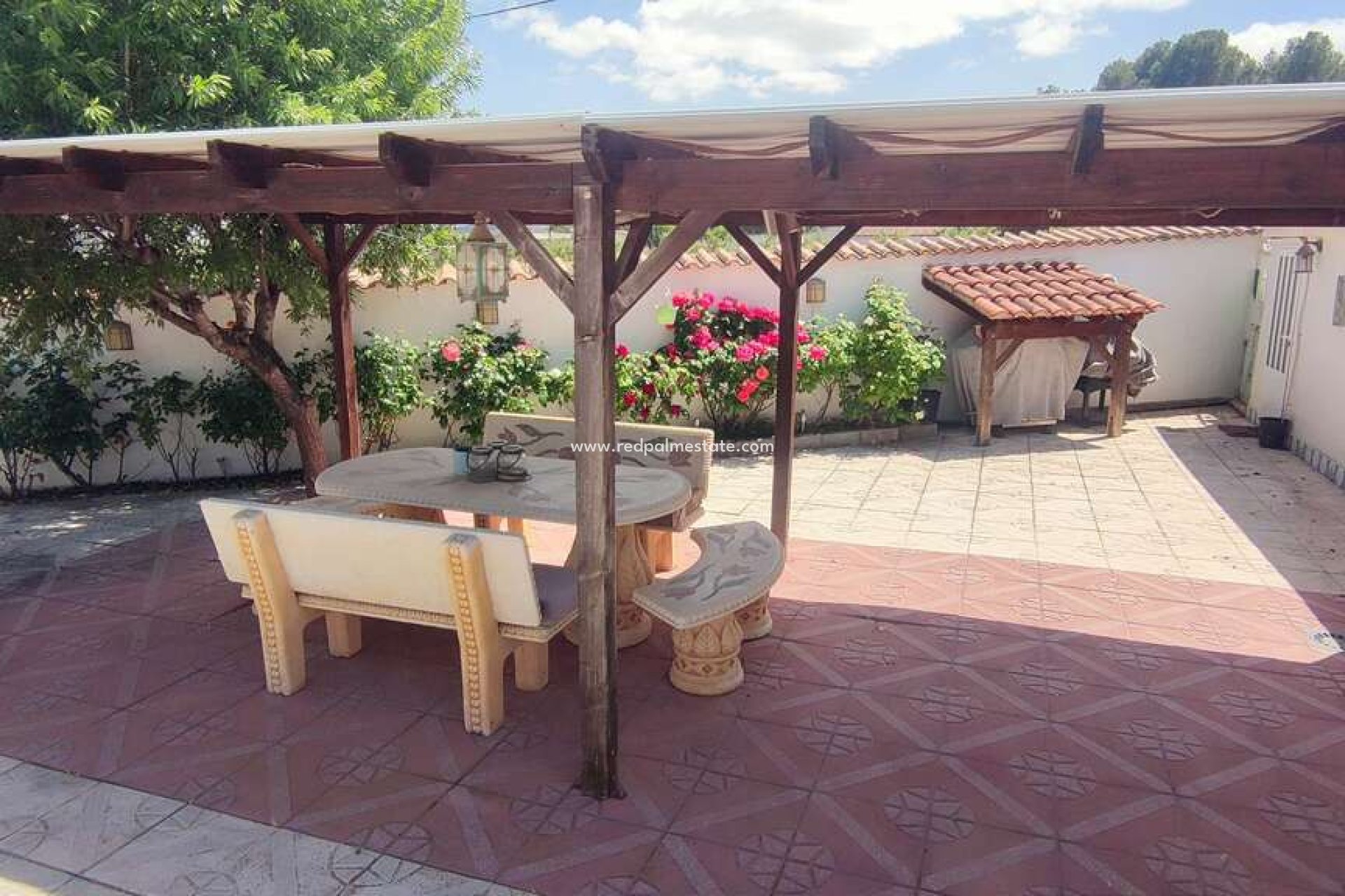 Reventa - Villa -
Sax - Inland