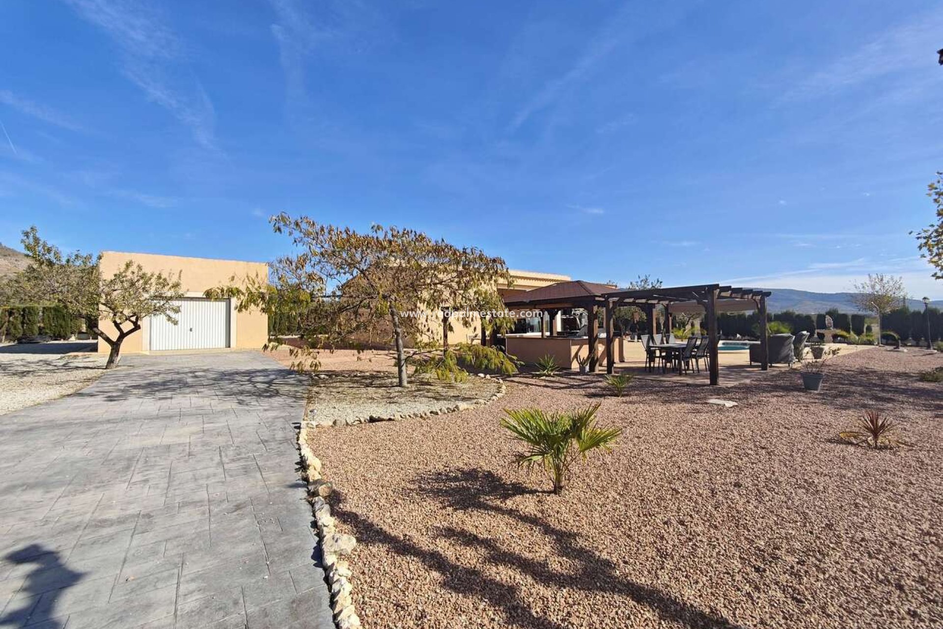 Reventa - Villa -
Sax - Inland