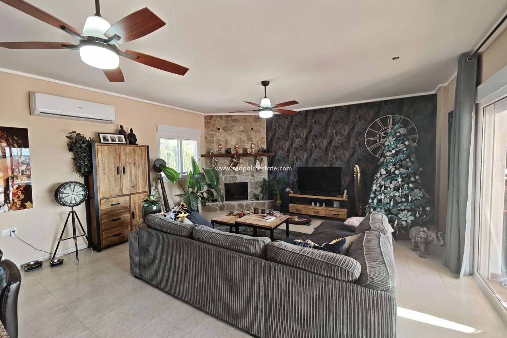 Reventa - Villa -
Sax - Inland