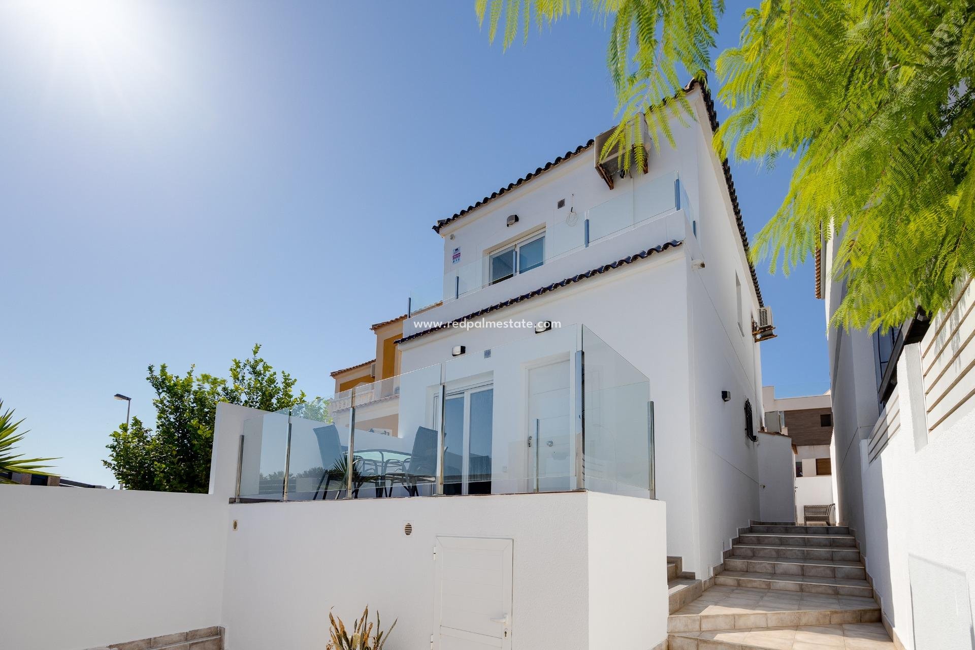 Reventa - Villa -
Torrevieja - Aguas Nueva