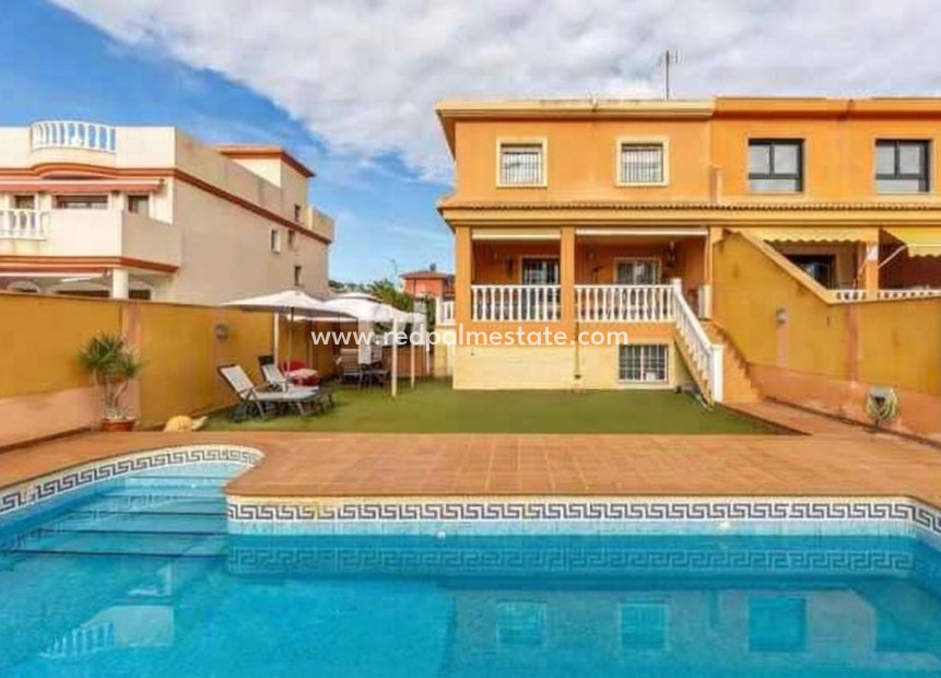 Reventa - Villa -
Torrevieja - Aguas Nueva