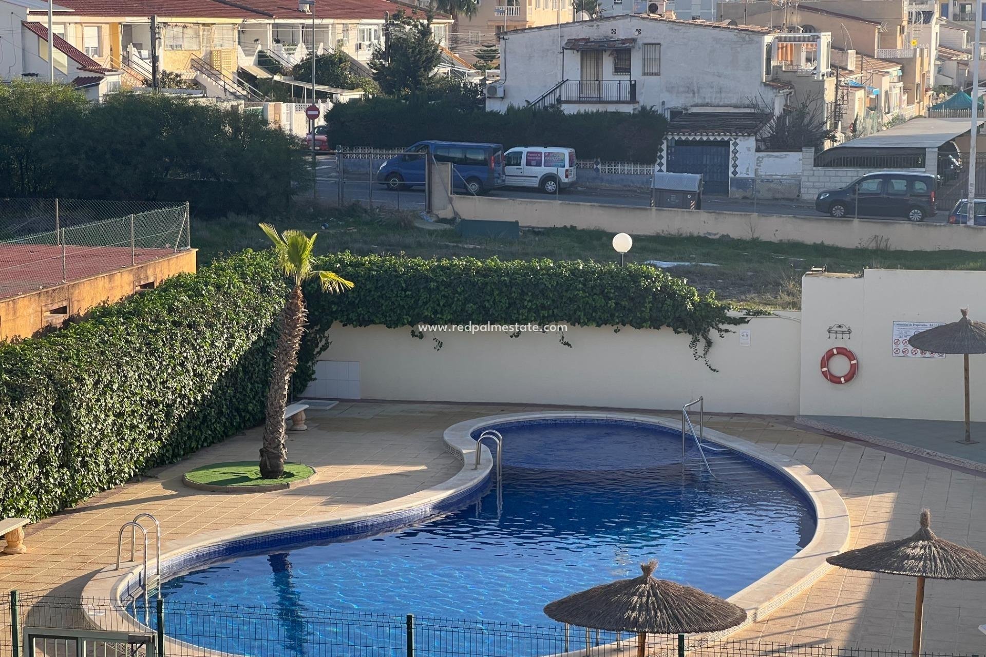Reventa - Villa -
Torrevieja - Calas blanca