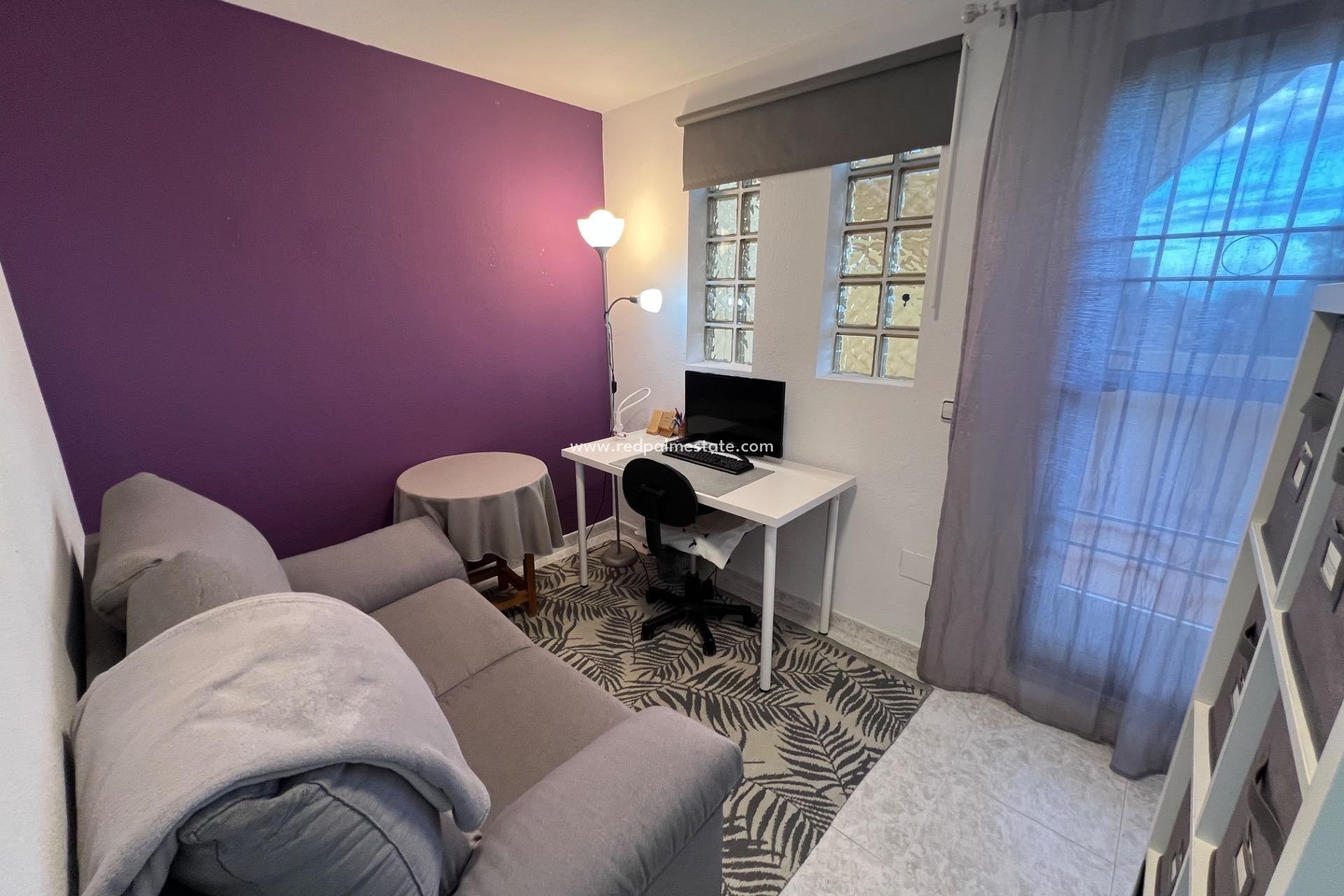 Reventa - Villa -
Torrevieja - Calas blanca