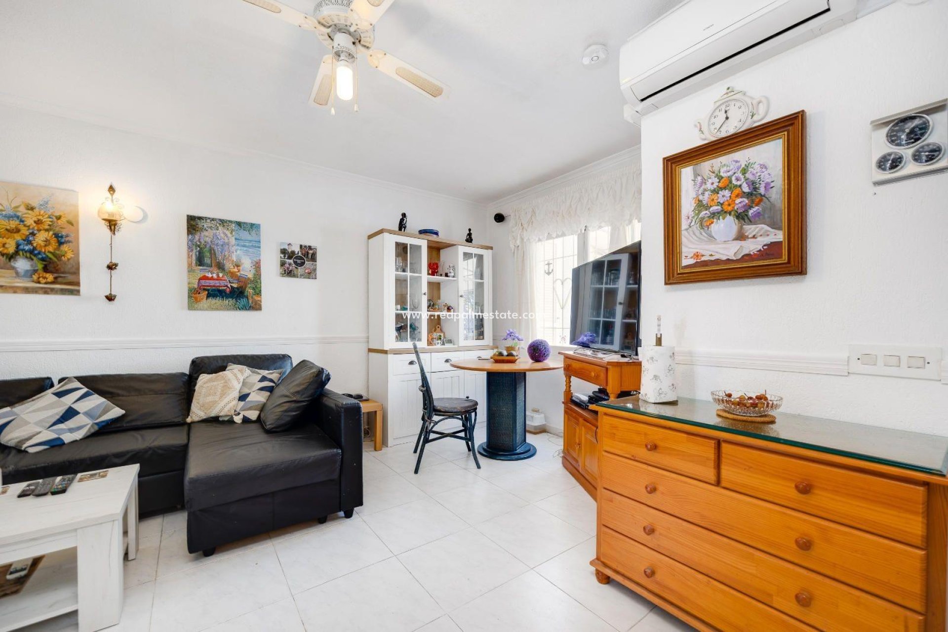 Reventa - Villa -
Torrevieja - Calas blanca