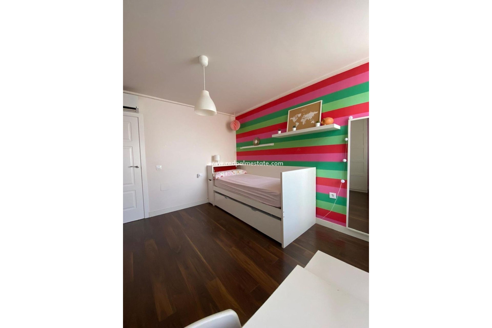 Reventa - Villa -
Torrevieja - Centro