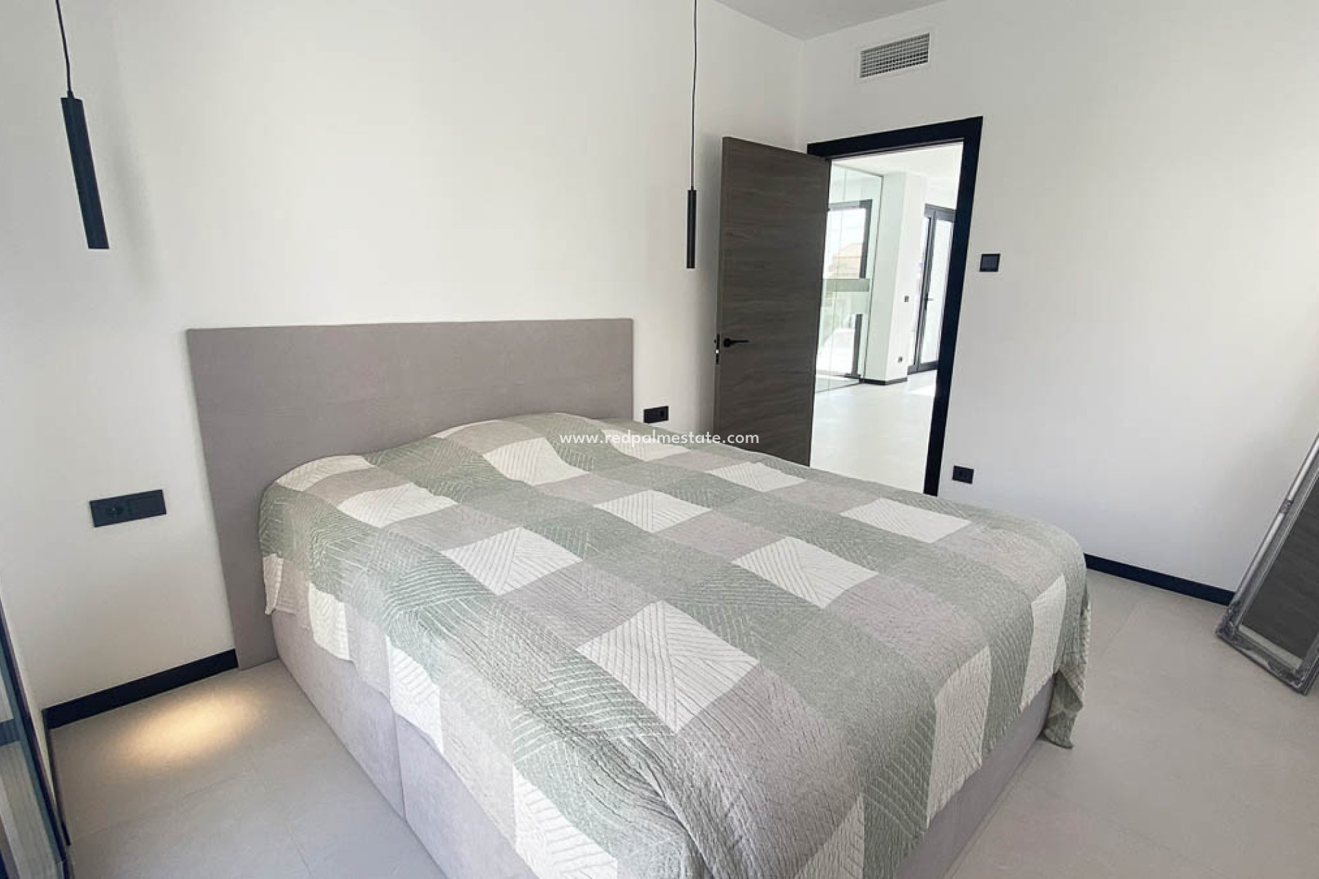 Reventa - Villa -
Torrevieja - Costa Blanca