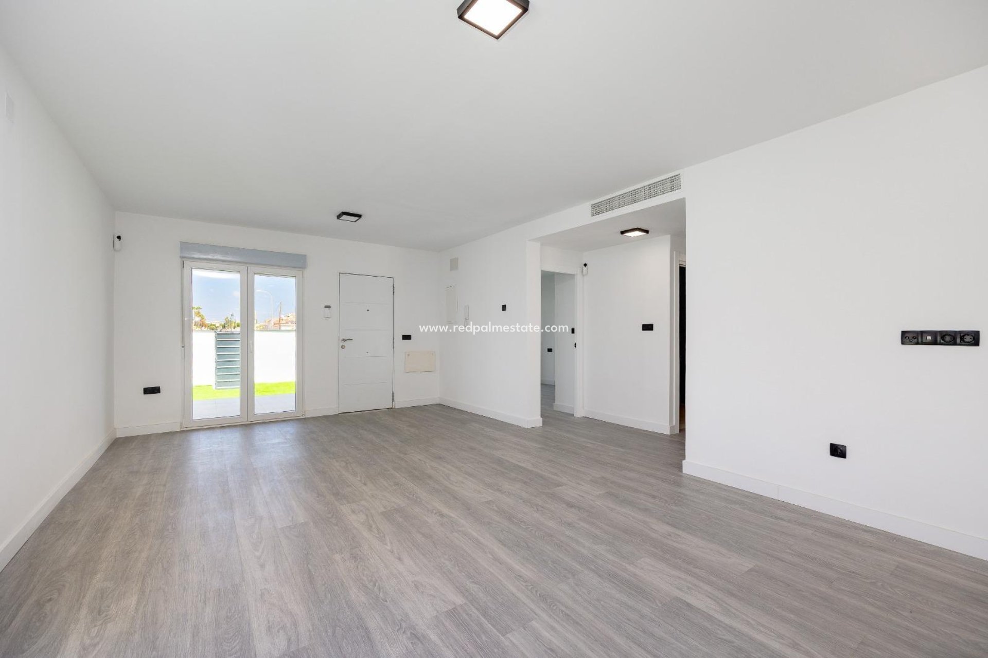 Reventa - Villa -
Torrevieja - El limonar