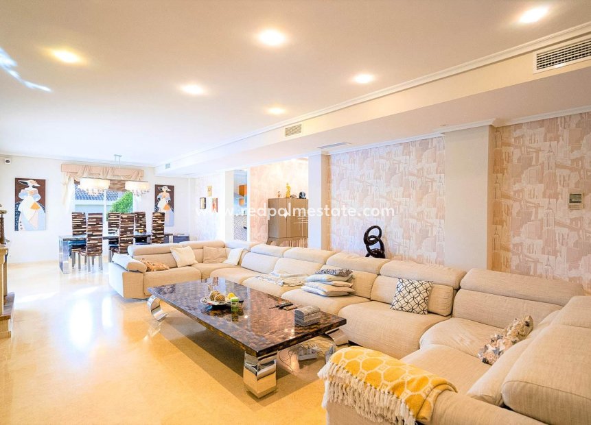 Reventa - Villa -
Torrevieja - La Mata