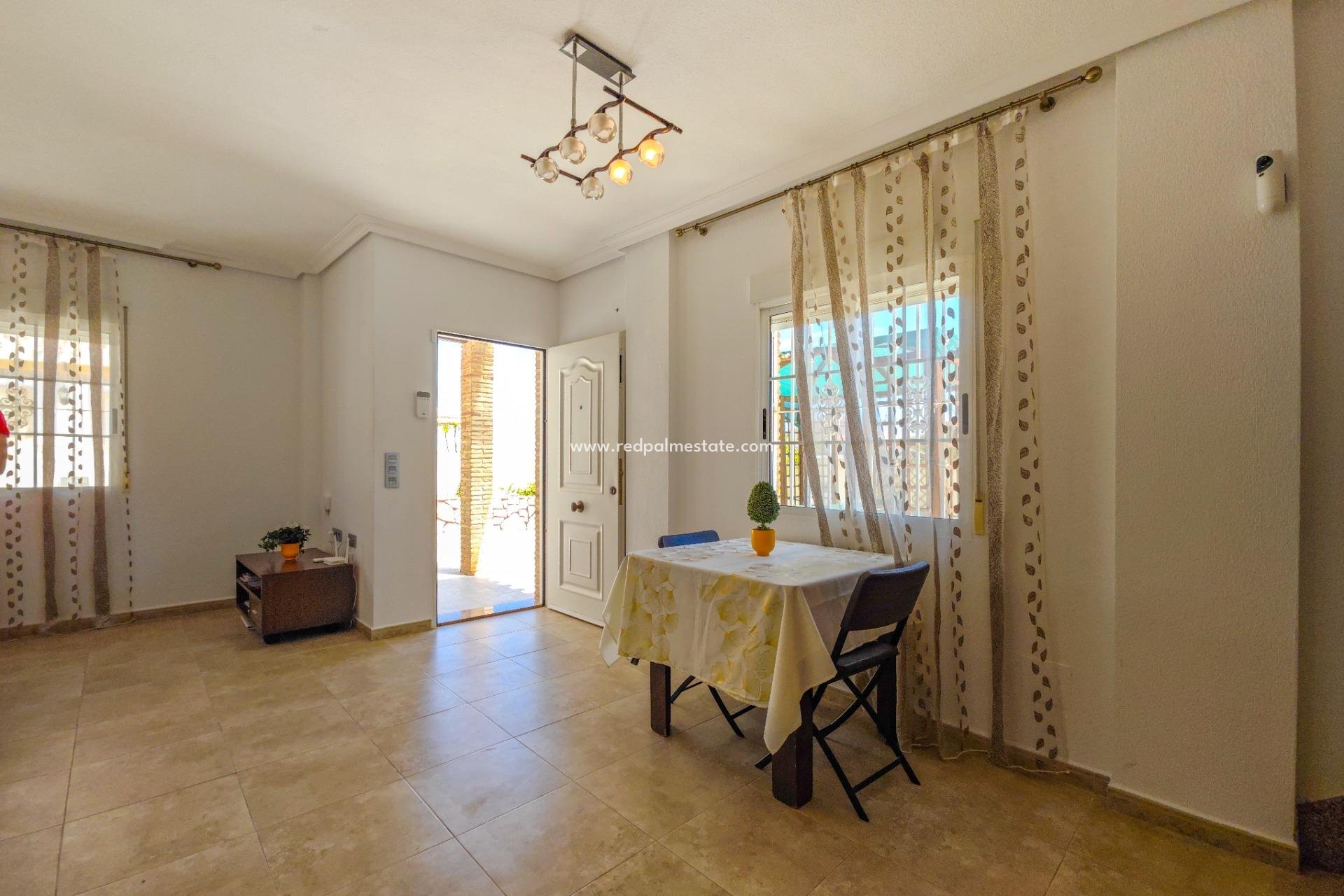 Reventa - Villa -
Torrevieja - La Mata