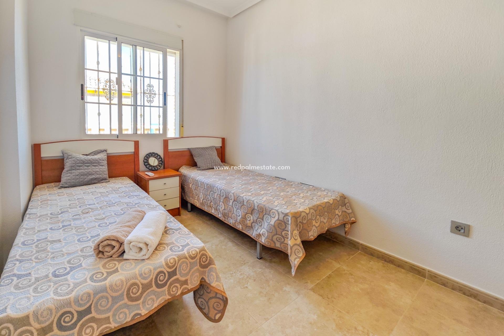 Reventa - Villa -
Torrevieja - La Mata