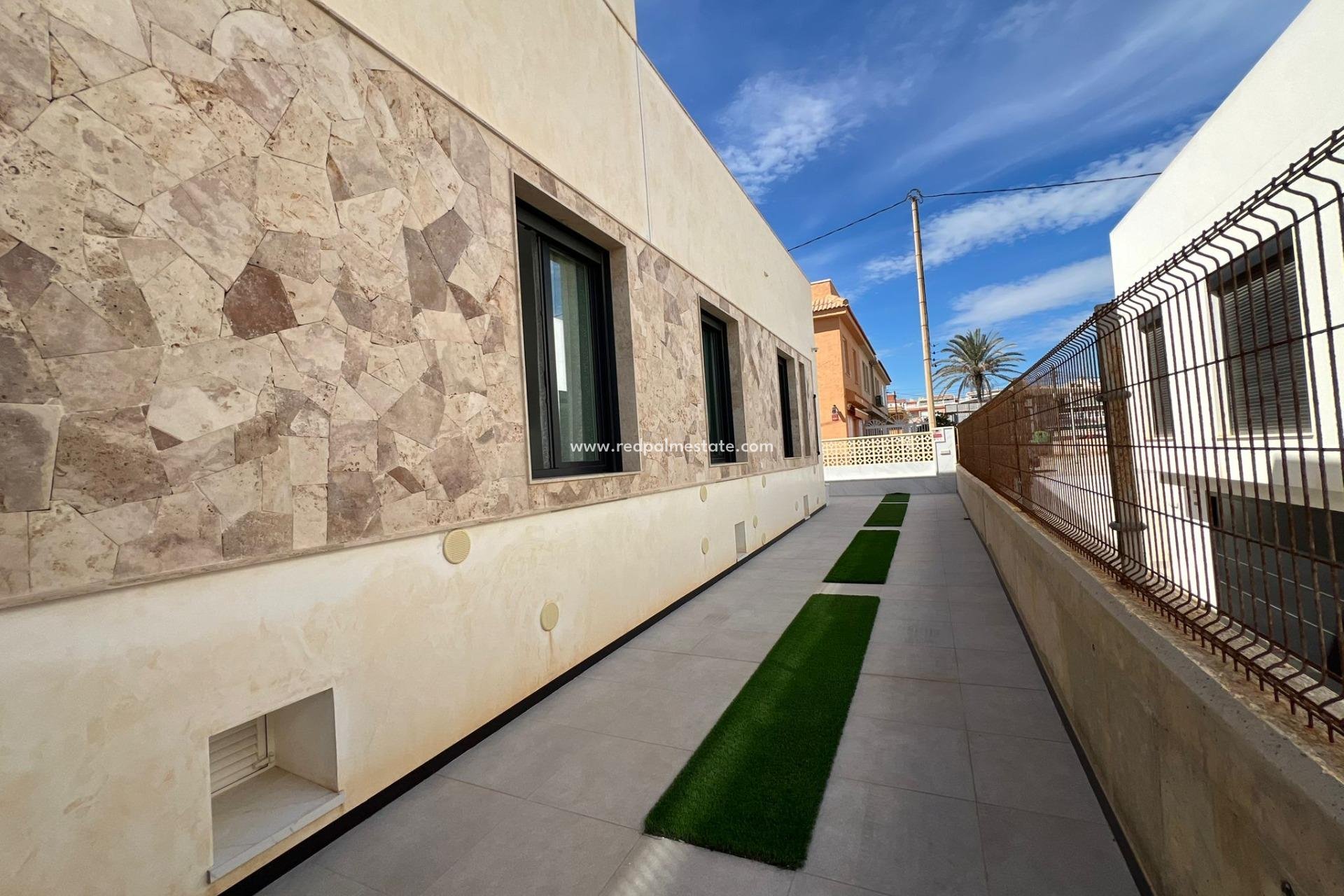 Reventa - Villa -
Torrevieja - La Mata