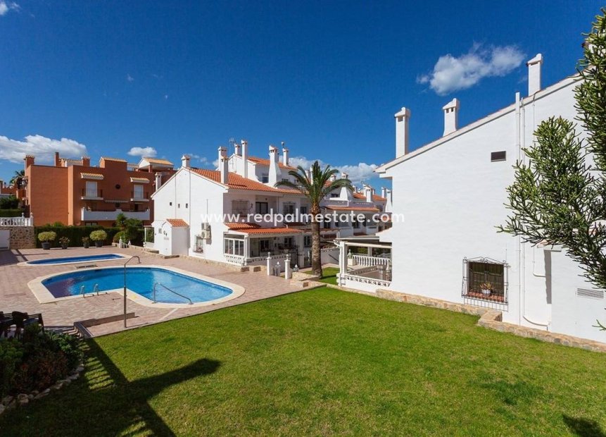 Reventa - Villa -
Torrevieja - La Mata