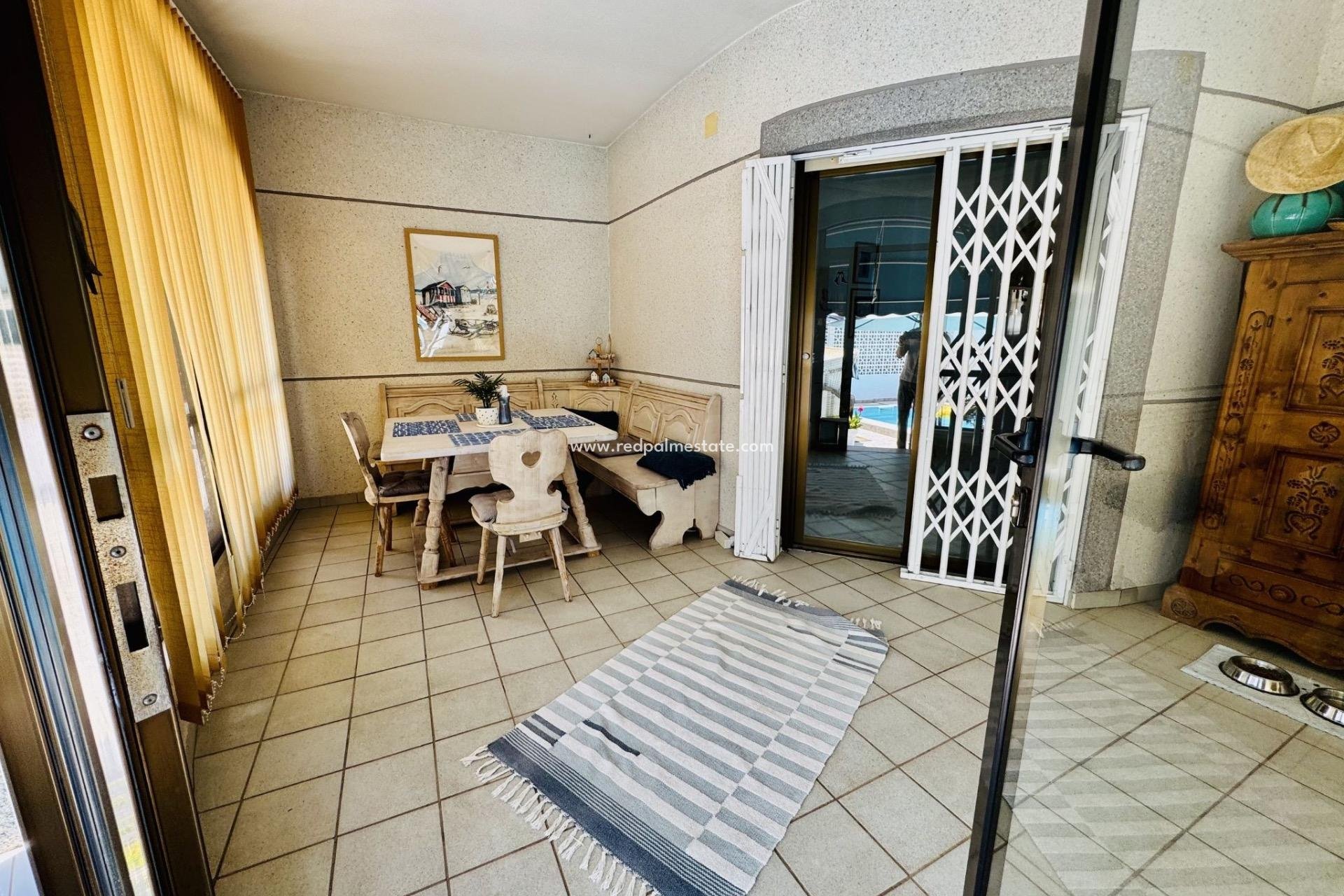 Reventa - Villa -
Torrevieja - La Siesta - El Salado - Torreta