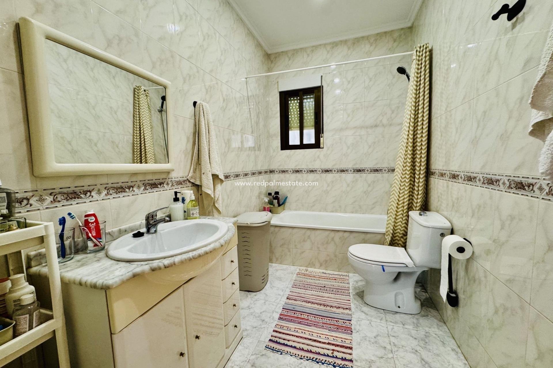 Reventa - Villa -
Torrevieja - La Siesta - El Salado - Torreta
