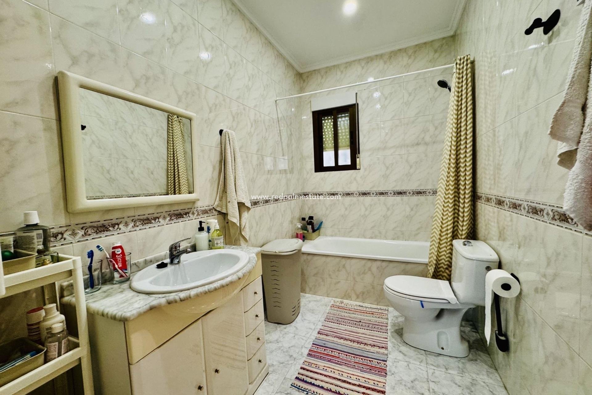 Reventa - Villa -
Torrevieja - La Siesta - El Salado - Torreta