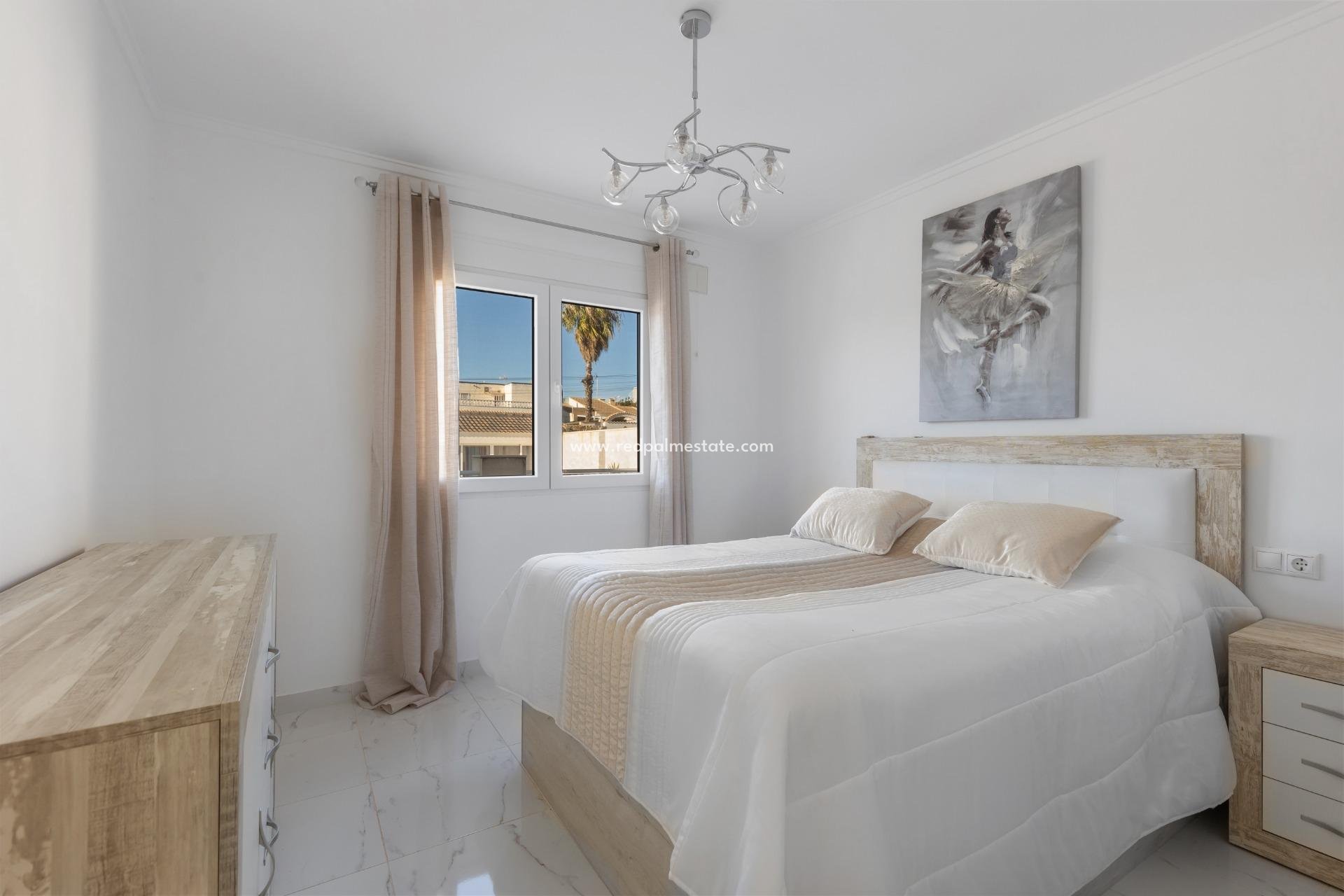 Reventa - Villa -
Torrevieja - La Siesta - El Salado -  Torreta