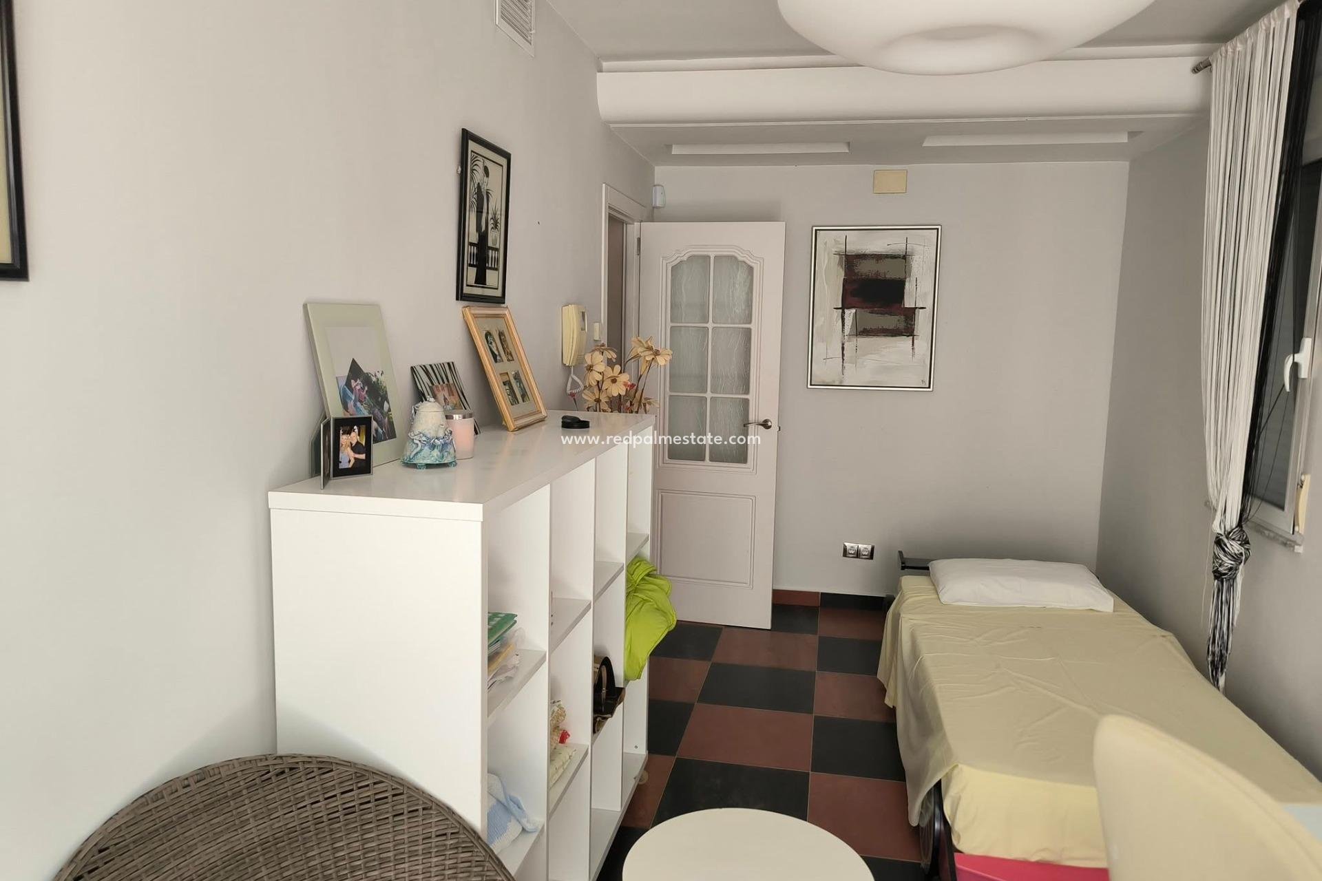 Reventa - Villa -
Torrevieja - La Siesta - El Salado - Torreta