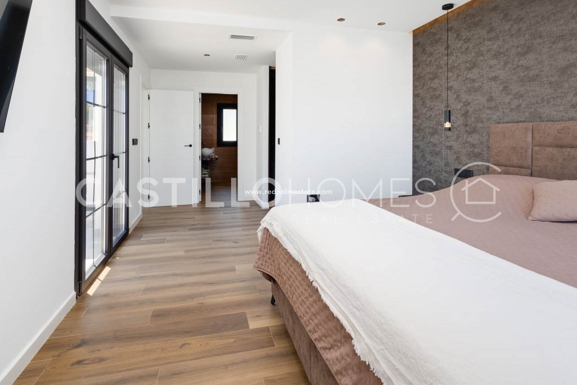 Reventa - Villa -
Torrevieja - La Siesta - El Salado -  Torreta