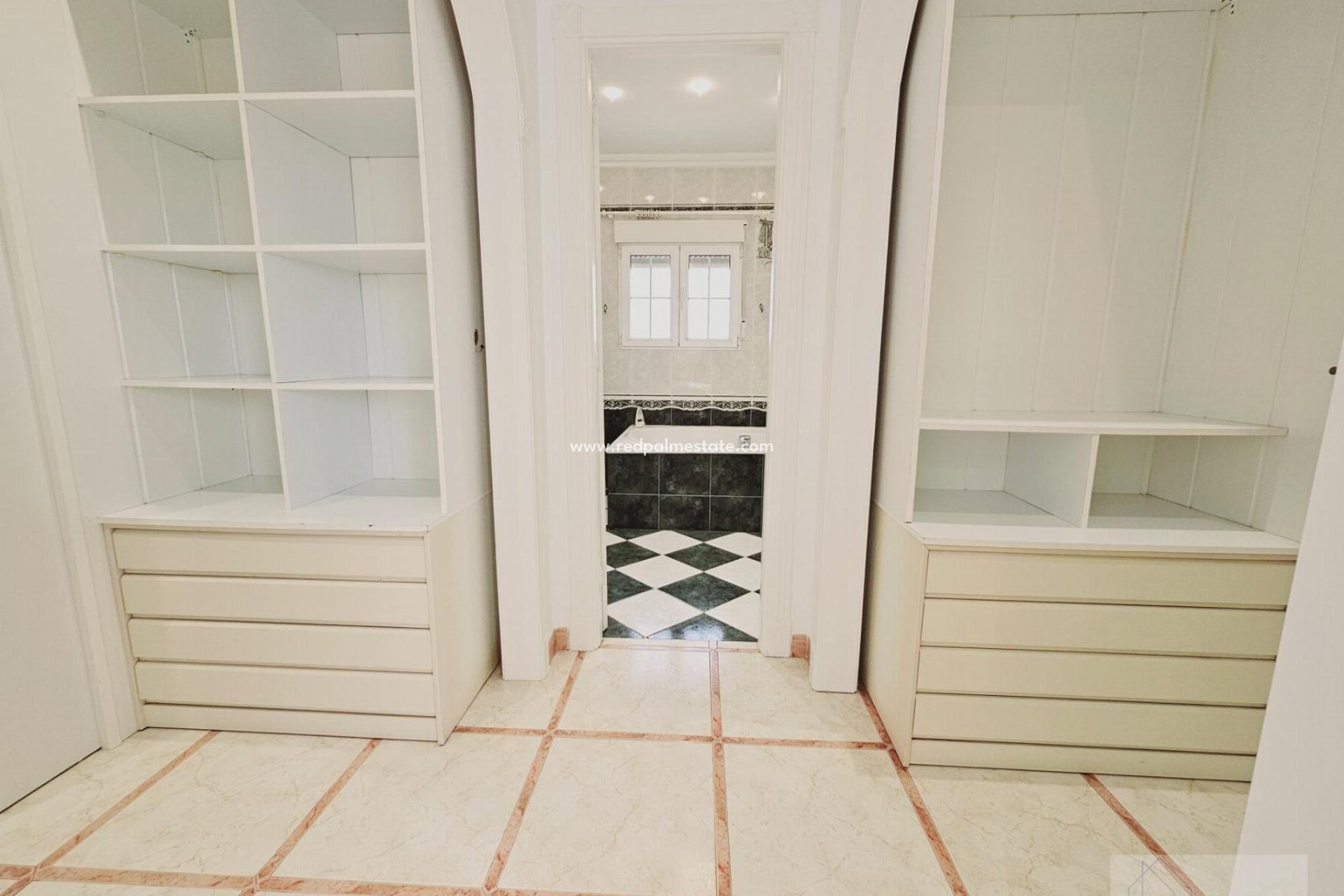 Reventa - Villa -
Torrevieja - La Siesta - El Salado -  Torreta