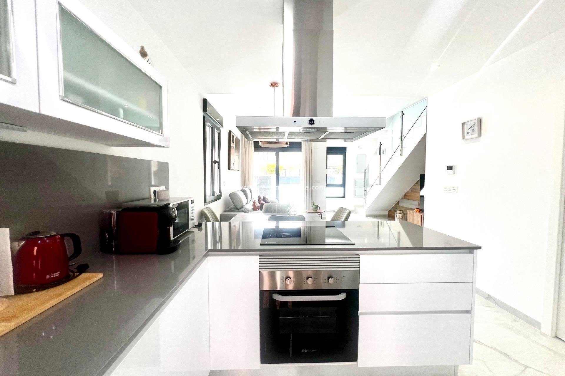 Reventa - Villa -
Torrevieja - La Siesta - El Salado -  Torreta