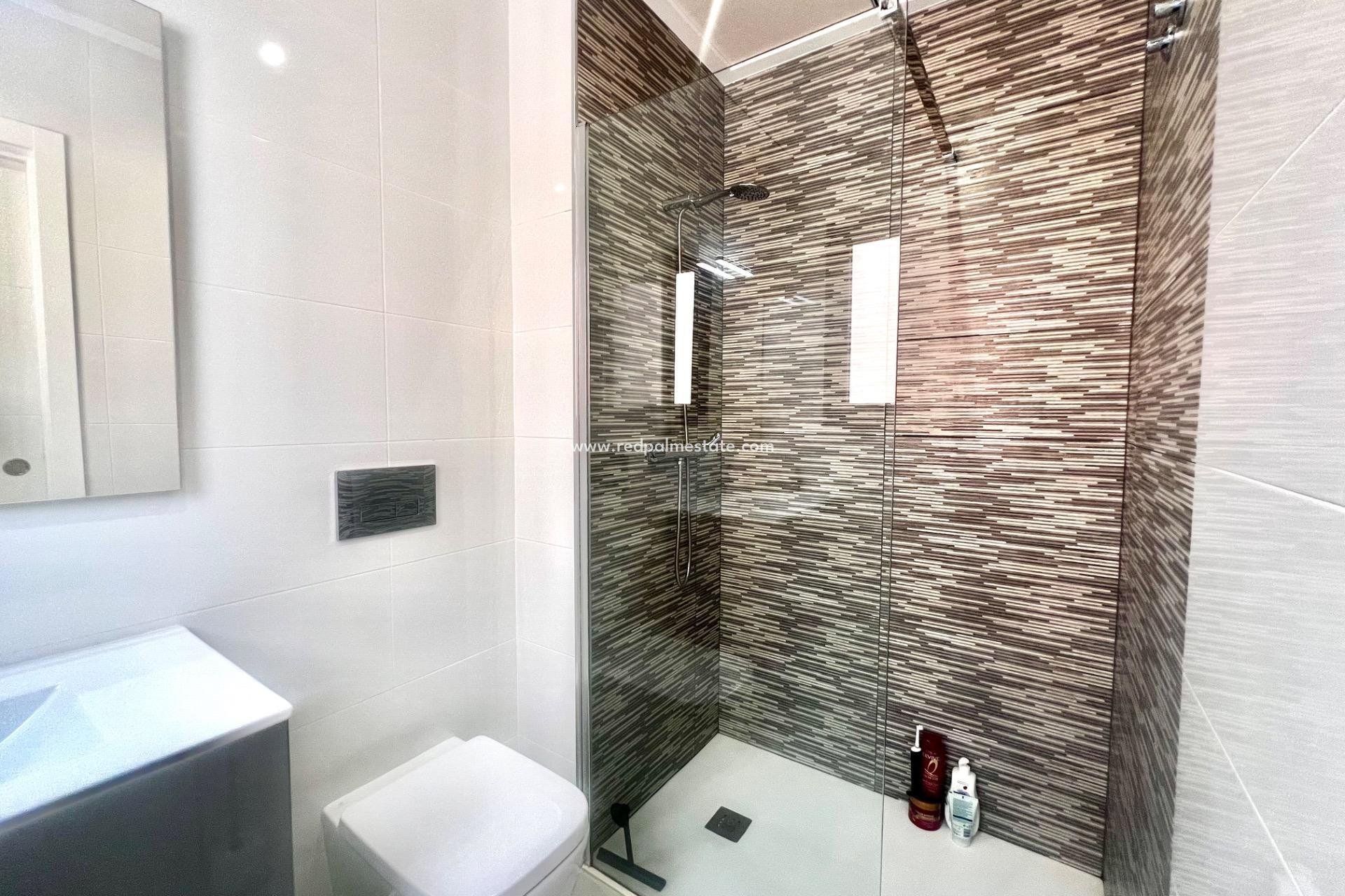 Reventa - Villa -
Torrevieja - La Siesta - El Salado -  Torreta