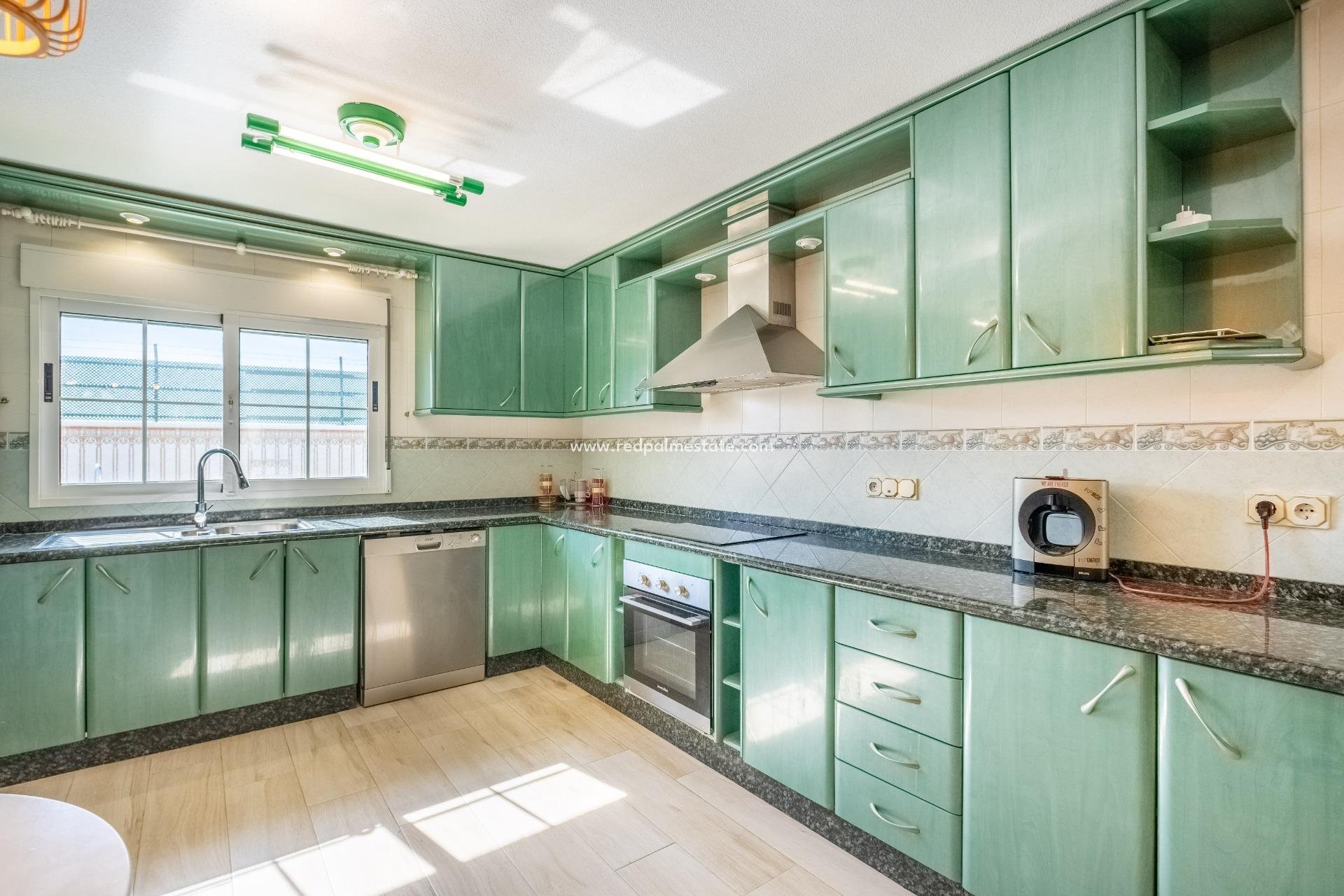 Reventa - Villa -
Torrevieja - La Siesta - El Salado -  Torreta