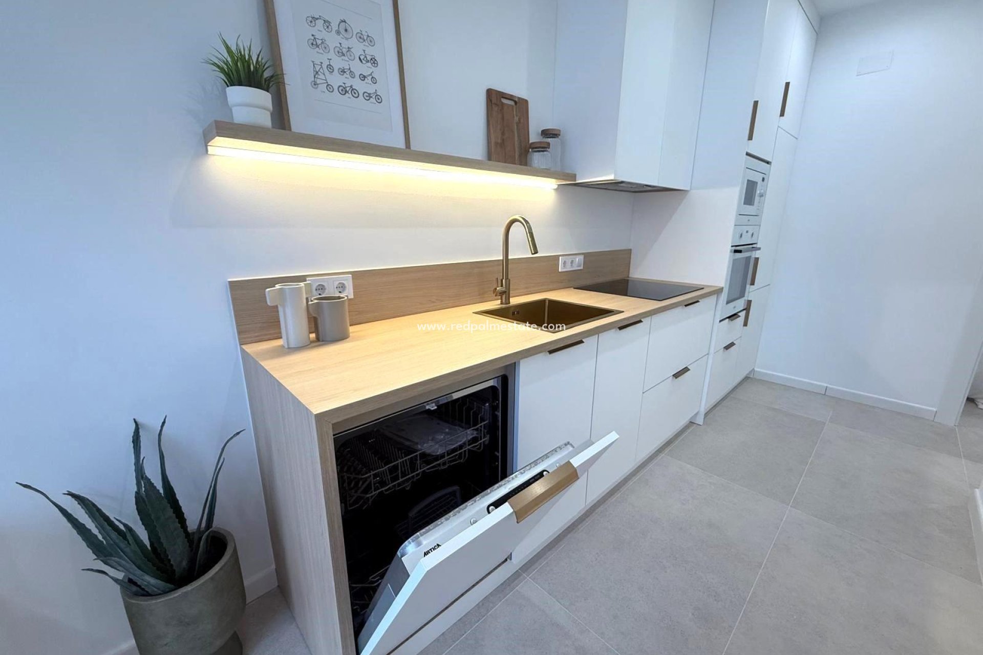 Reventa - Villa -
Torrevieja - La Siesta - El Salado -  Torreta