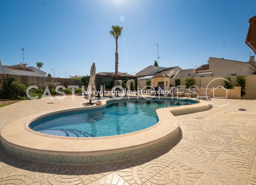 Reventa - Villa -
Torrevieja - La Siesta - El Salado -  Torreta