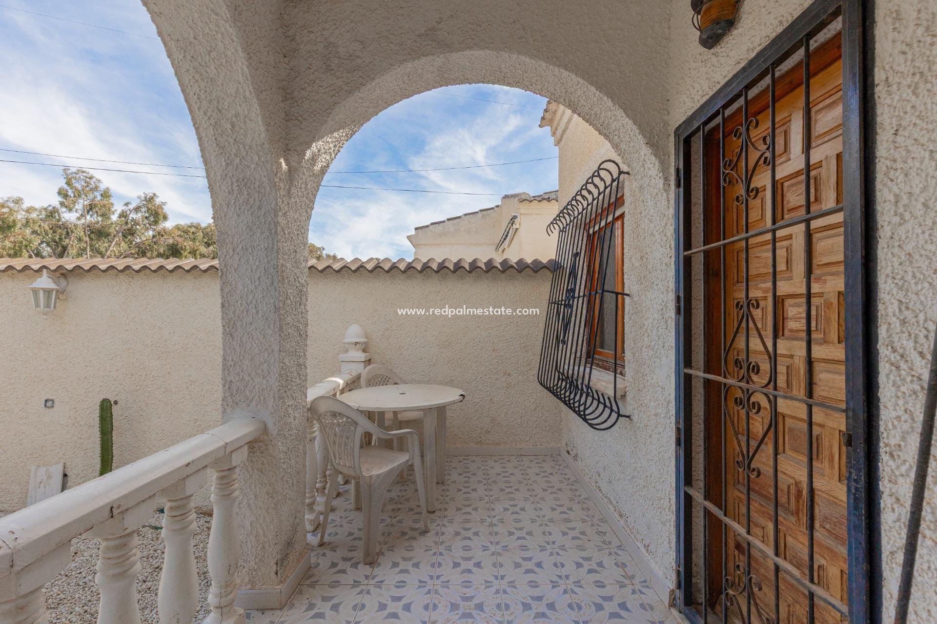 Reventa - Villa -
Torrevieja - La Siesta - El Salado -  Torreta