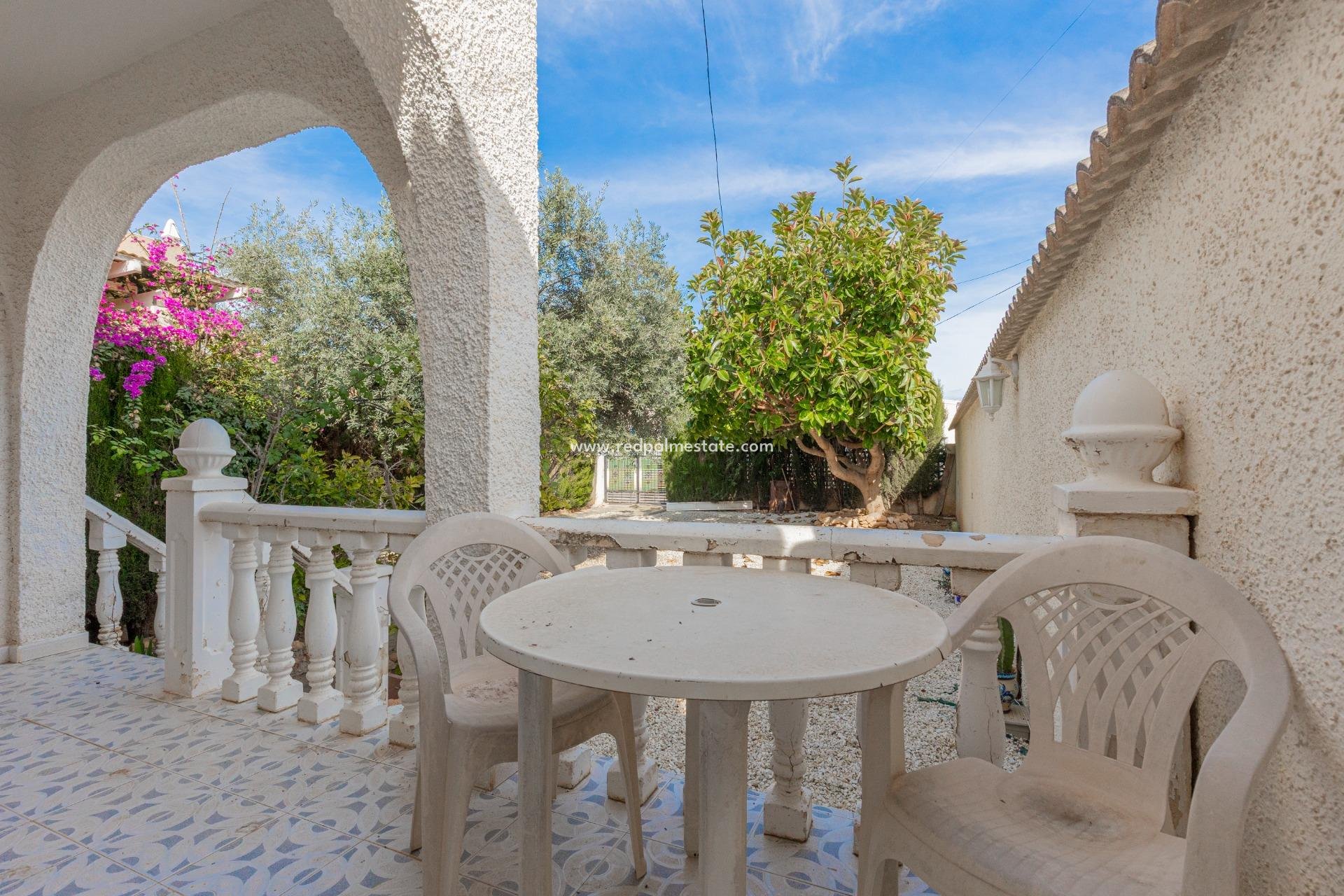 Reventa - Villa -
Torrevieja - La Siesta - El Salado -  Torreta