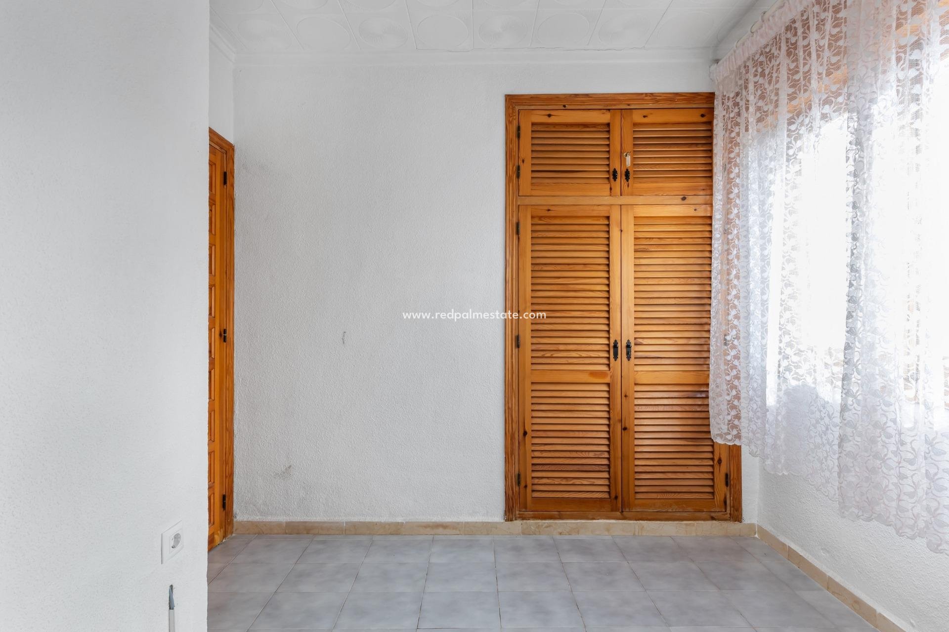 Reventa - Villa -
Torrevieja - La Siesta - El Salado -  Torreta