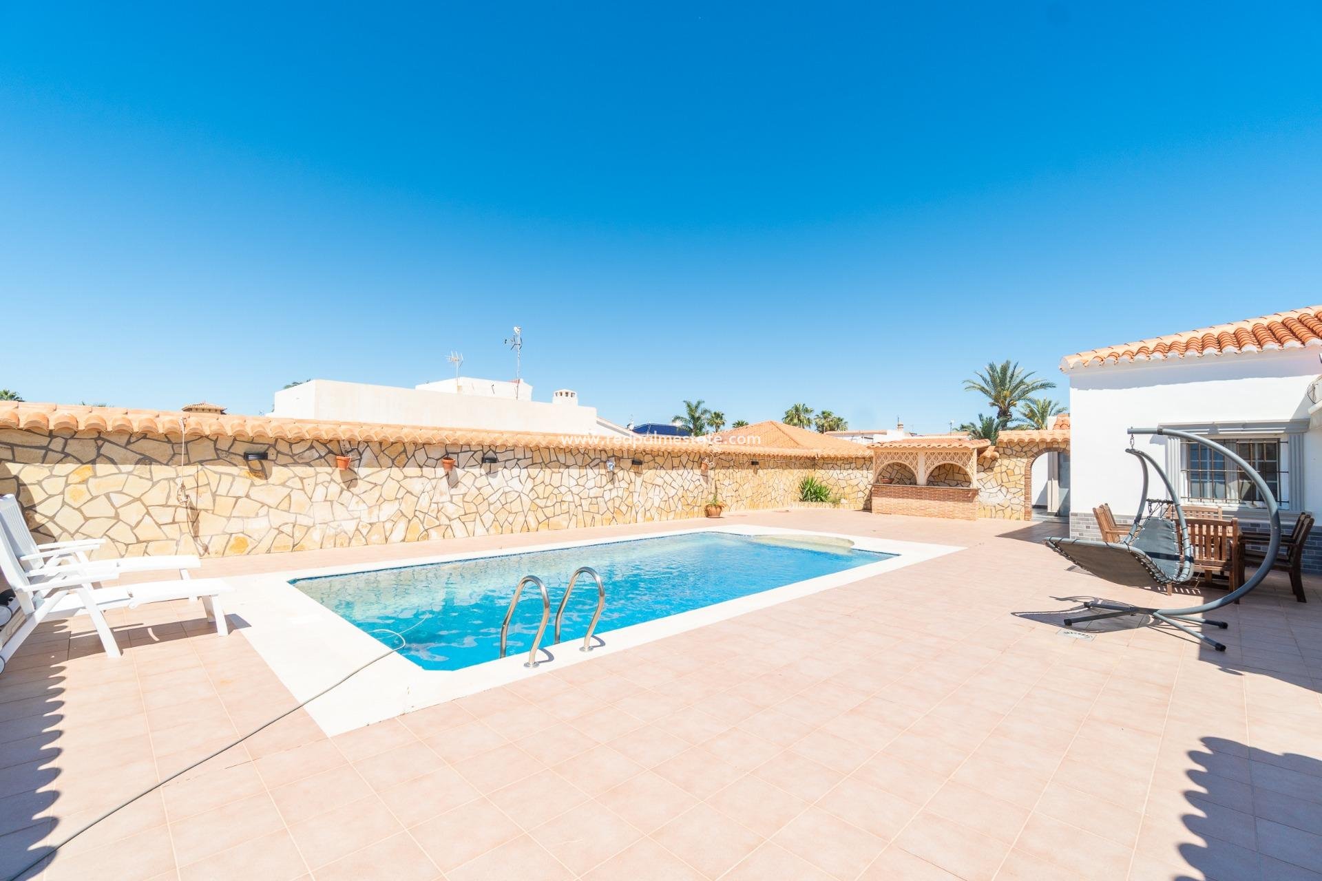 Reventa - Villa -
Torrevieja - La Siesta - El Salado - Torreta