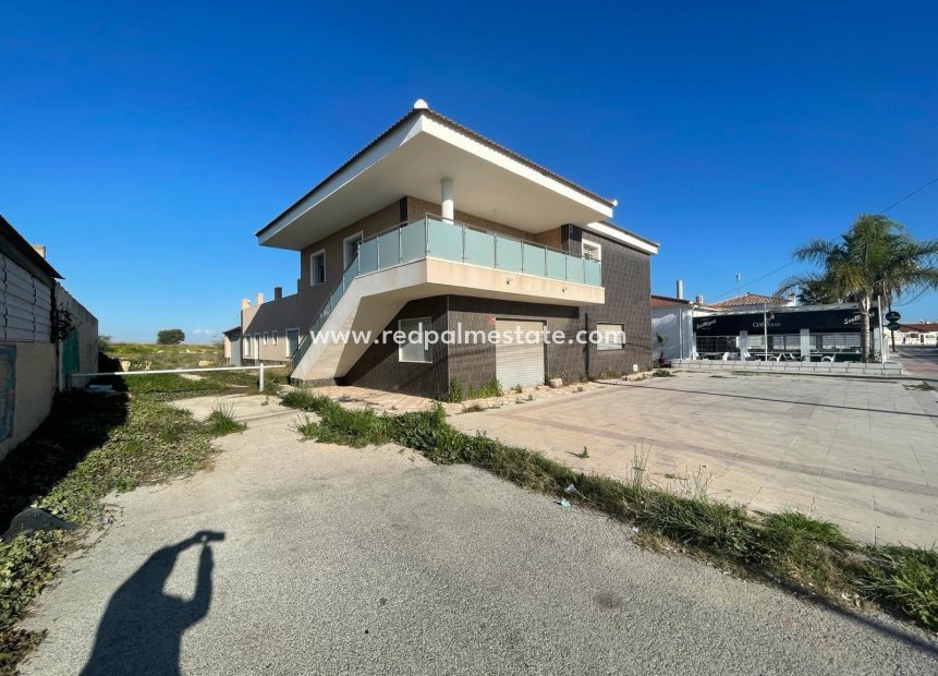 Reventa - Villa -
Torrevieja - La Siesta - El Salado - Torreta