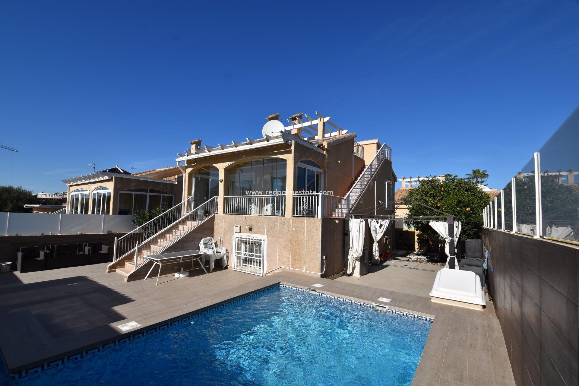 Reventa - Villa -
Torrevieja - Los altos