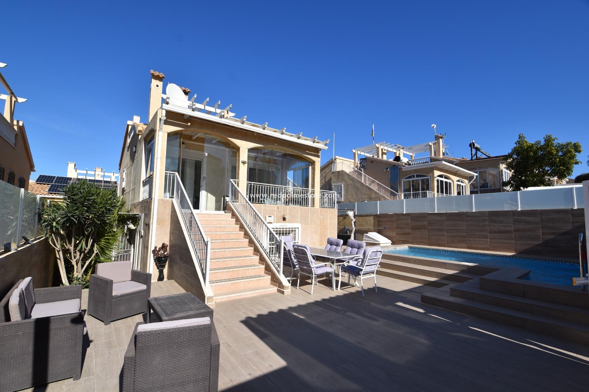 Reventa - Villa -
Torrevieja - Los altos