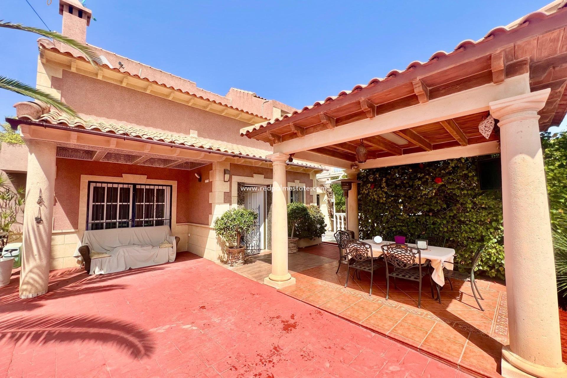 Reventa - Villa -
Torrevieja - Los balcones
