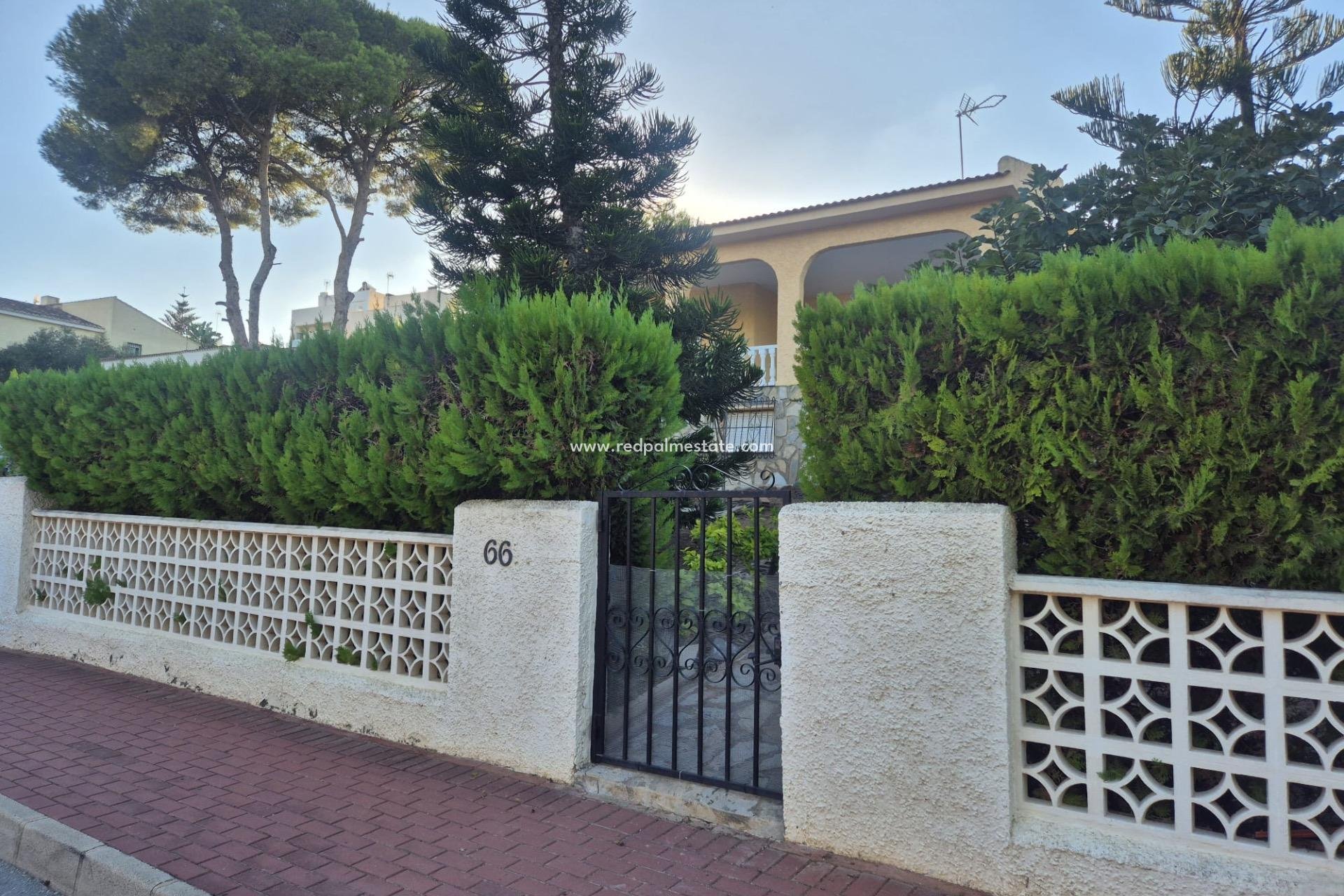 Reventa - Villa -
Torrevieja - Los balcones