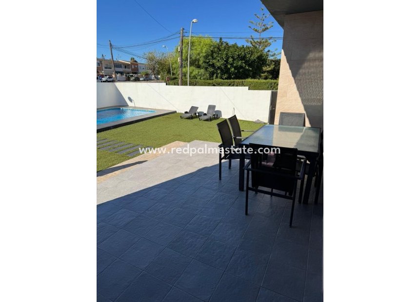 Reventa - Villa -
Torrevieja - Los balcones