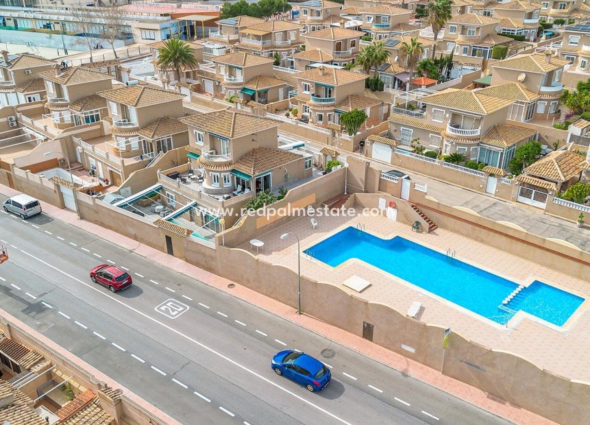 Reventa - Villa -
Torrevieja - Los balcones