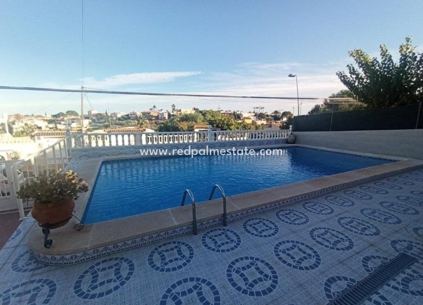 Reventa - Villa -
Torrevieja - Los Balcones