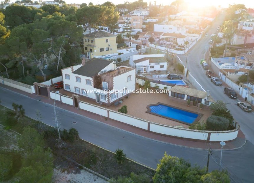Reventa - Villa -
Torrevieja - Los balcones